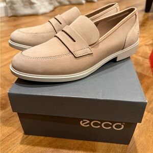 Ecco women’s Light Tan Penny Loafers
